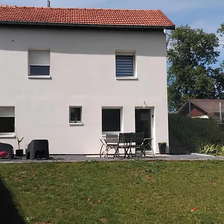 Сasa de vacaciones Kity House Maison Individuelle Avec Jardin Neufchâteau