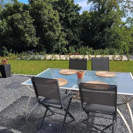 Сasa de vacaciones Kity House Maison Individuelle Avec Jardin Neufchâteau